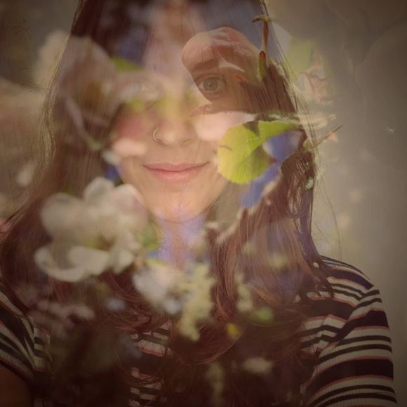 Meet your Posher, Camilla - Picture 1 of 1